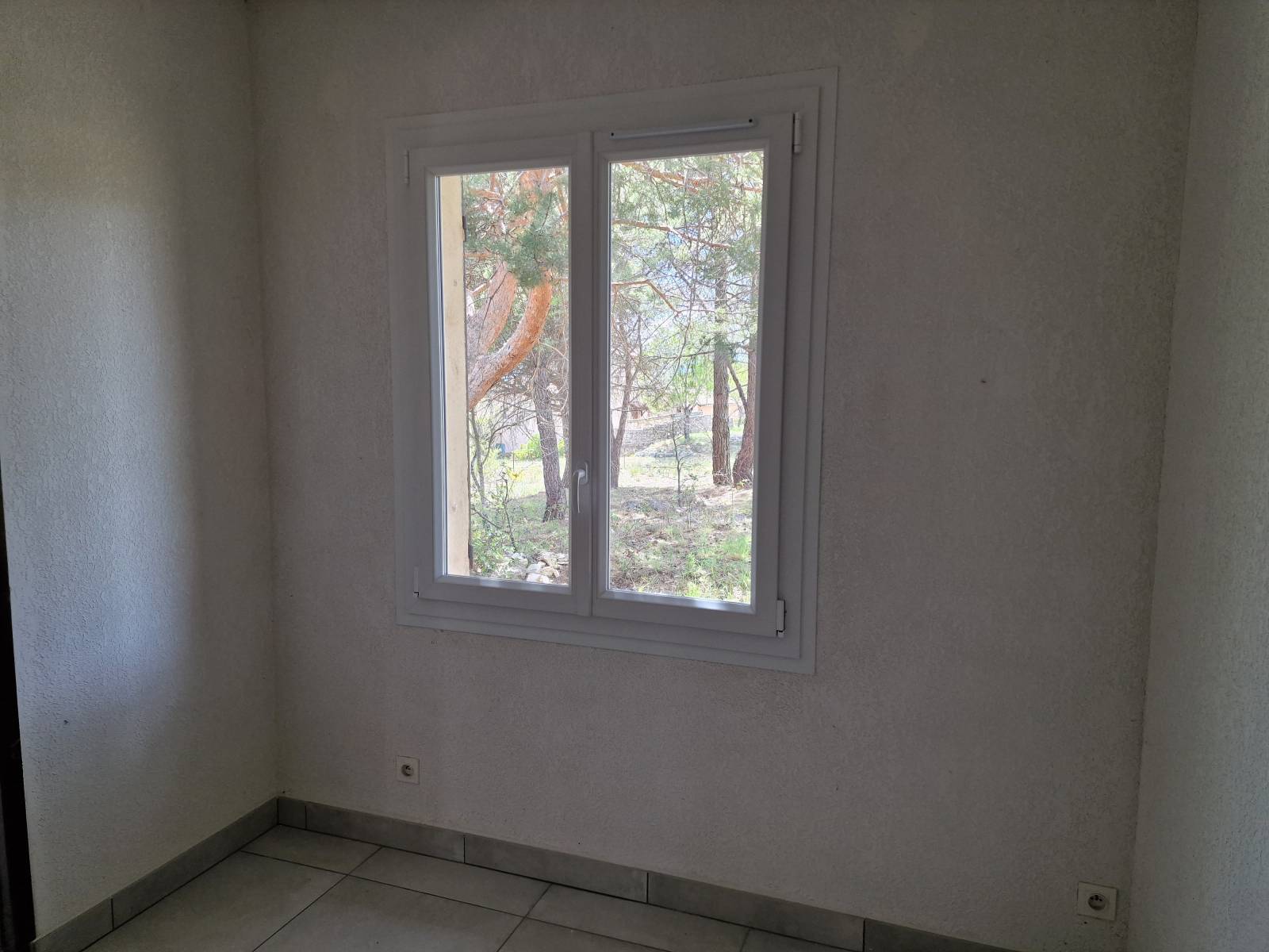 Entreprise de pose de fenêtre en PVC avec double vitrage à Caissargues (30)