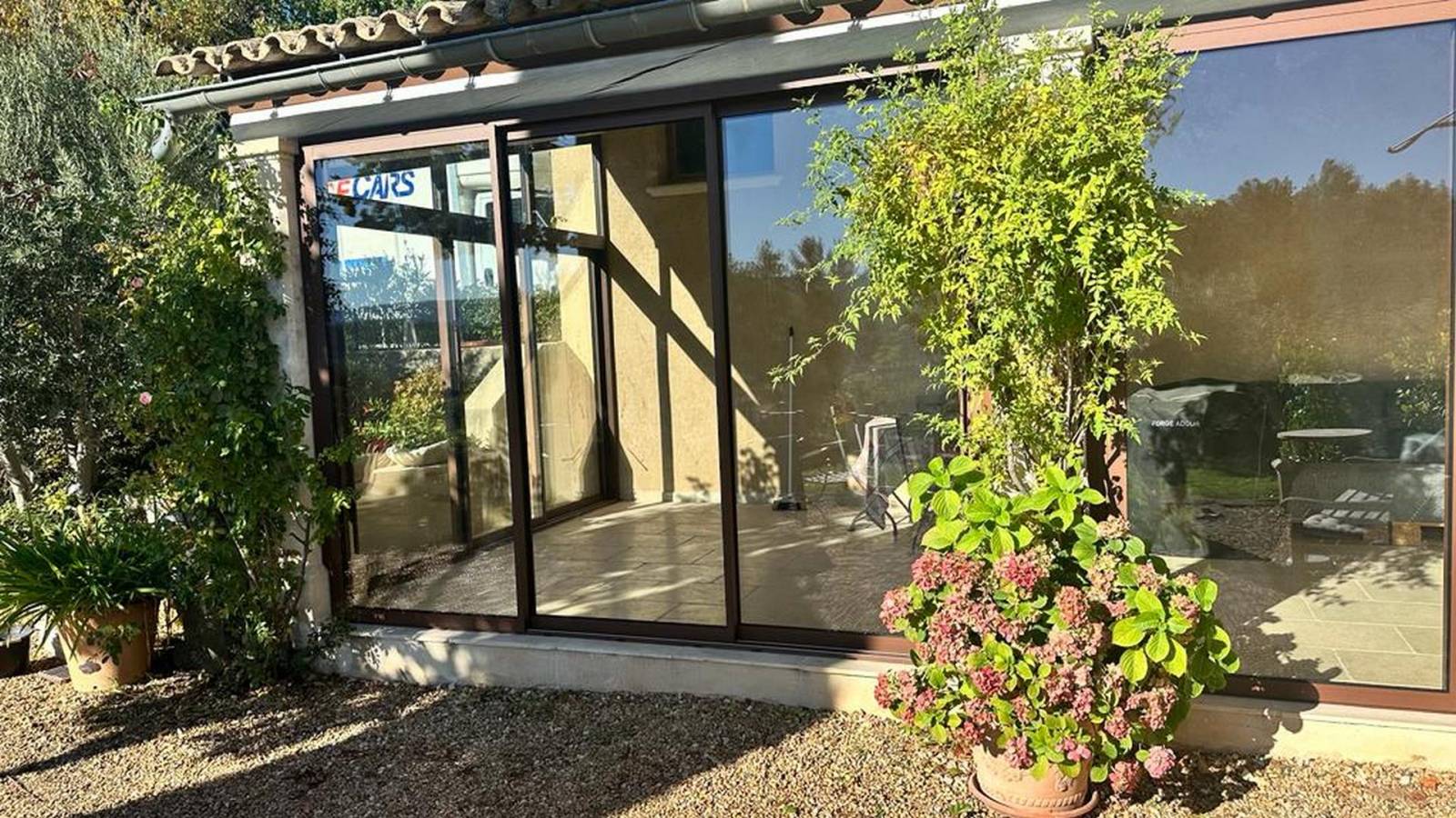 Fenêtres Coulissantes Sur Mesure: La Clé Pour Optimiser Votre Espace