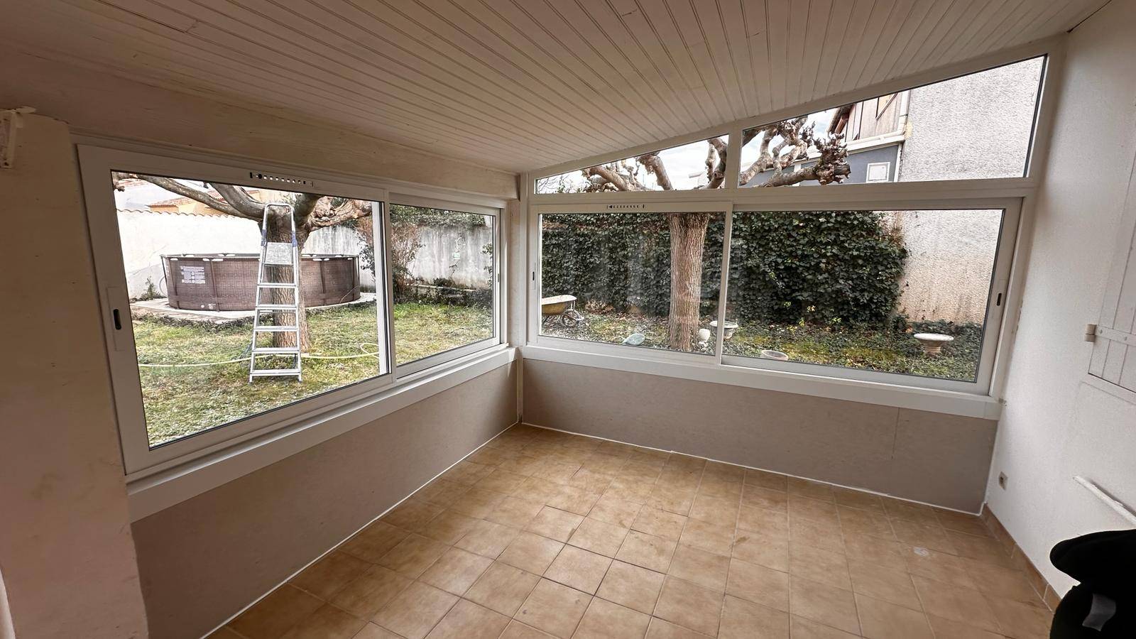 Fenêtres Coulissantes Sur Mesure: La Clé Pour Optimiser Votre Espace