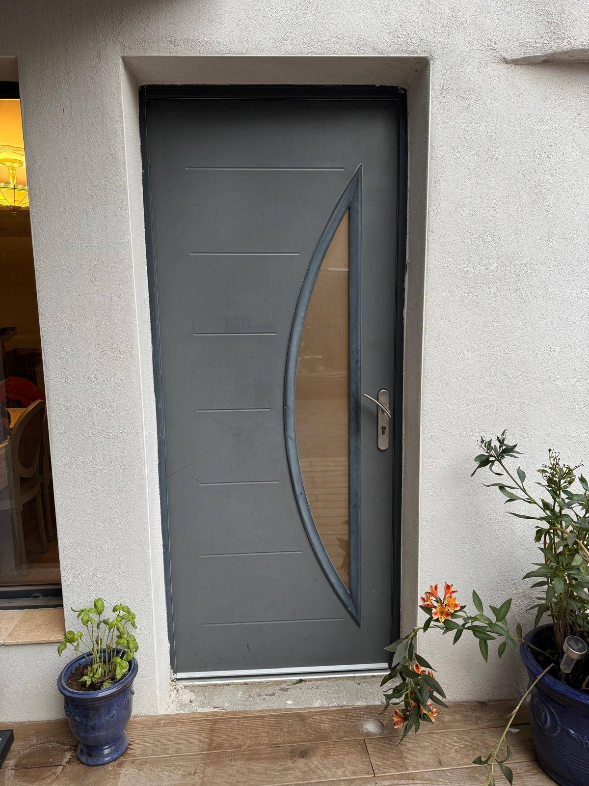 Remplacement de porte d'entrée autours de Rodilhan