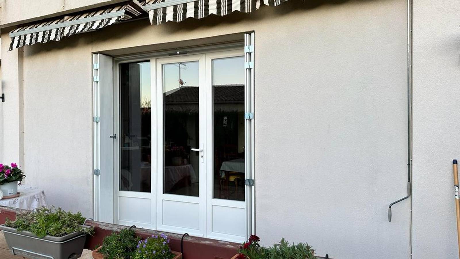 Pose de fenêtre pvc en rénovation à Manduel (30)