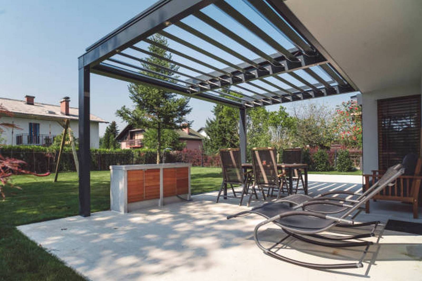 Pergola bioclimatique adossée 