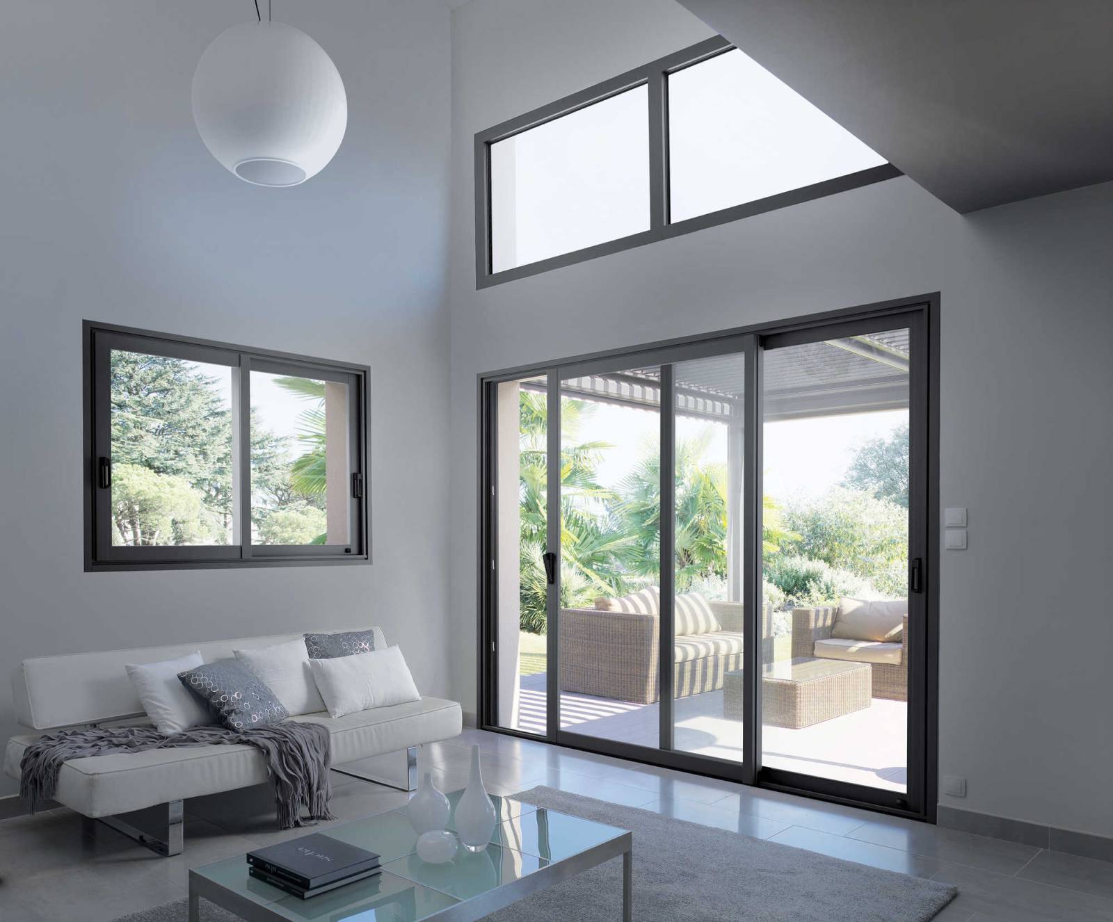 Fenêtre en aluminium gris anthracite dans le Gard (30)