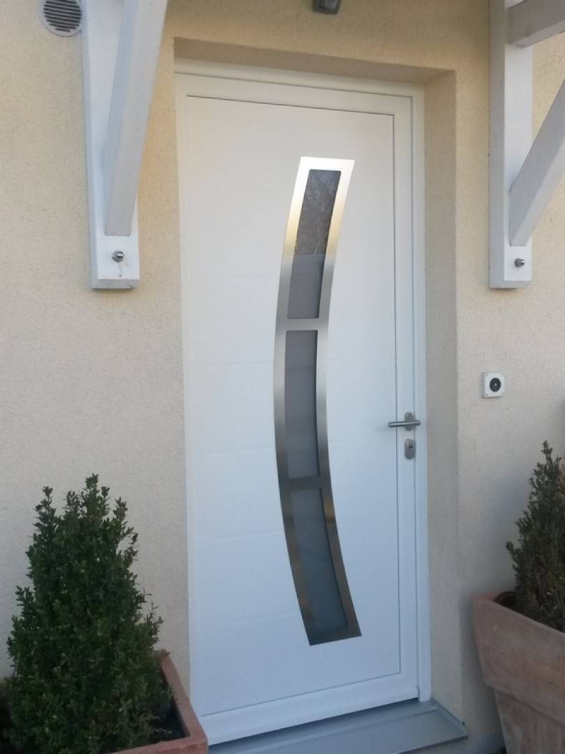 Pourquoi choisir une porte d’entrée en PVC ?