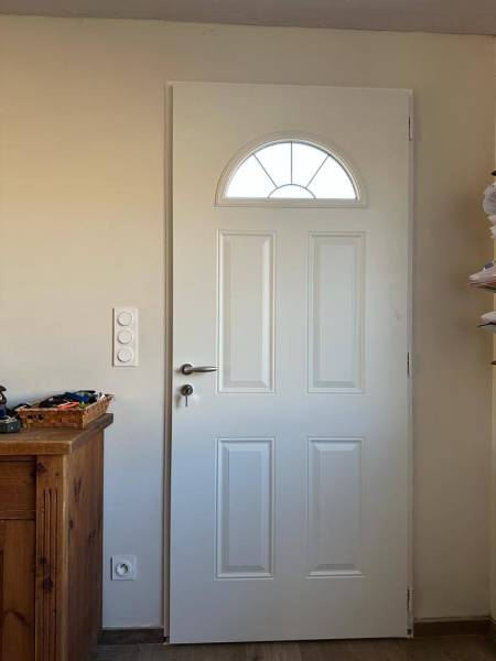 Porte d'entrée avec puit de lumière dans le Gard (30)