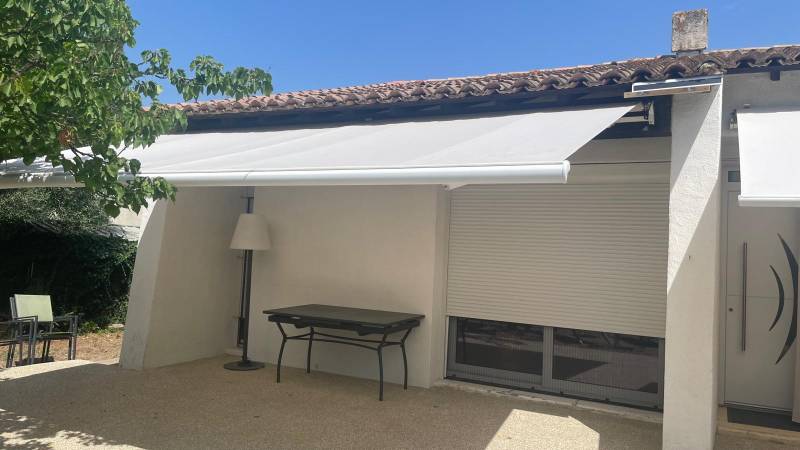 Pose de store de terrasse 