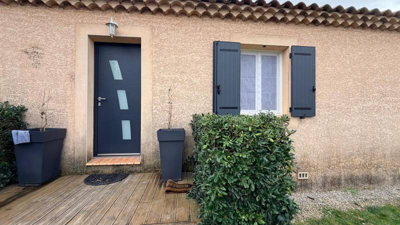 Porte d'entrée Gris anthracite à Uzès (vue Exterieure)